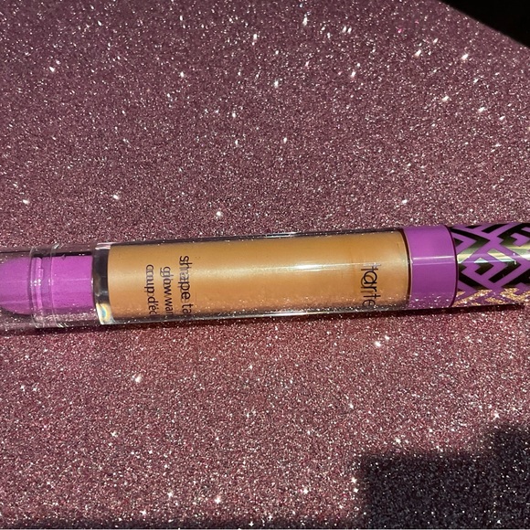 Tarte Shape Tape Glow Wand in Agleam Award Winning Candle-Lit Glow (peachy glow) - Picture 7 of 8